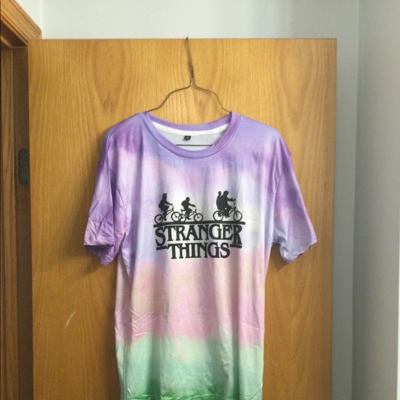Silk material and stranger things t-shirt - Picture 2 of 2